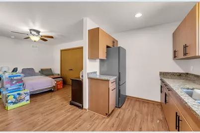 302  Graham St, Racine, WI 53405 - Photo 27