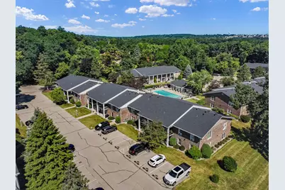 110  Hank Jay Dr #E, Lake Geneva, WI 53147 - Photo 3