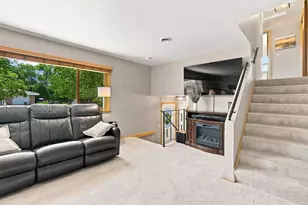 6712 Manchester Dr, Greendale, WI 53129 - Photo 7