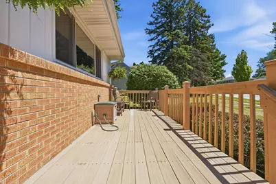 6712  Manchester Dr, Greendale, WI 53129 - Photo 5