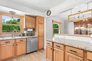 6712 Manchester Dr, Greendale, WI 53129 - Photo 19