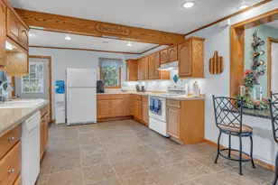 W5602 Lost Arrow Rd, Byron, WI 54937 - Photo 7