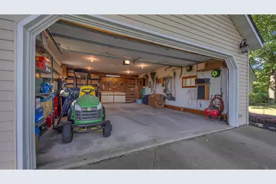 W5602  Lost Arrow Rd, Byron, WI 54937 - Photo 23