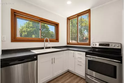 2367 S 66th St, West Allis, WI 53219 - Photo 9