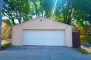 5713 N 96th St, Milwaukee, WI 53225 - Photo 23
