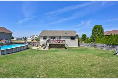 415  Sunny Hill Dr, Elkhorn, WI 53121 - Photo 25