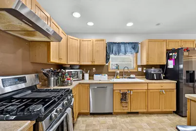 1302  Franklin St, Racine, WI 53403 - Photo 5