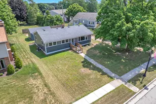 636 Giddings Ave, Sheboygan Falls, WI 53085 - Photo 5