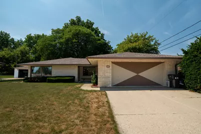 1210  18th Ave, South Milwaukee, WI 53172 - Photo 1