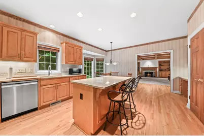 3820  Charter Point Ct, Brookfield, WI 53045 - Photo 11