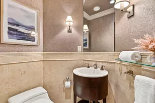 825 N Prospect Ave, Milwaukee, WI 53202 - Photo 29