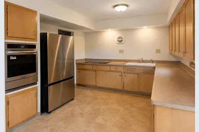 W67N756  Evergreen Blvd, Cedarburg, WI 53012 - Photo 3