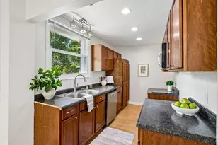 1422 N 2nd St, Watertown, WI 53098 - Photo 9