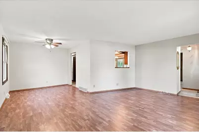 8150 S 58th St, Franklin, WI 53132 - Photo 7