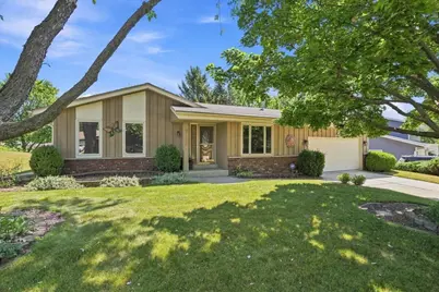 8150 S 58th St, Franklin, WI 53132 - Photo 5