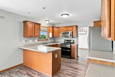 9334  Millstone Dr, Racine, WI 53406 - Photo 7