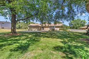 W174N9787 Wendy Ln, Germantown, WI 53022 - Photo 3