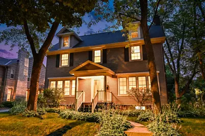 2000  Forest St, Wauwatosa, WI 53213 - Photo 3