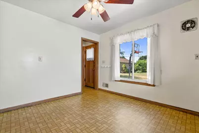 6426 W Wilbur Ave, Milwaukee, WI 53220 - Photo 9