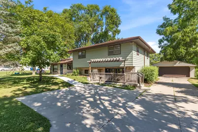 2320 E Sandy Acre Rd, West Bend, WI 53090 - Photo 23