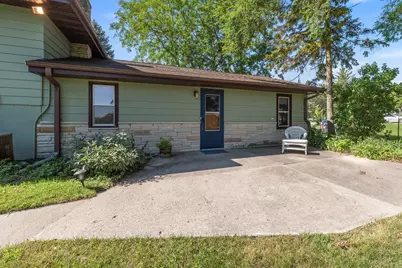 2320 E Sandy Acre Rd, West Bend, WI 53090 - Photo 19