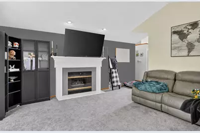4418  Hunters Glen Dr, Sheboygan, WI 53083 - Photo 3