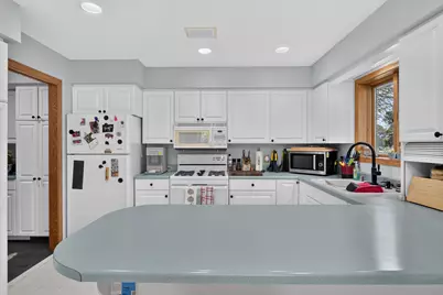 4418  Hunters Glen Dr, Sheboygan, WI 53083 - Photo 5
