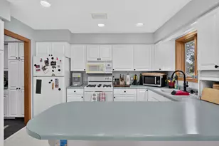 4418 Hunters Glen Dr, Sheboygan, WI 53083 - Photo 5
