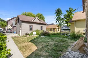 2827 N 51st St, Milwaukee, WI 53210 - Photo 25