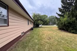 2330 S Brookside Pkwy, New Berlin, WI 53151 - Photo 25