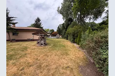 2330 S Brookside Pkwy, New Berlin, WI 53151 - Photo 23