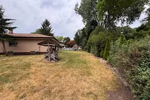 2330 S Brookside Pkwy, New Berlin, WI 53151 - Photo 23