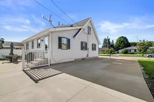 5723 65th St, Kenosha, WI 53142 - Photo 39