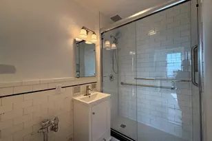925 E Wells St, Milwaukee, WI 53202 - Photo 17