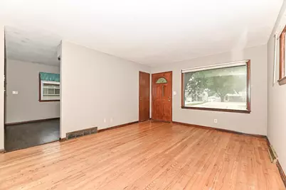 3746 S 92nd St, Milwaukee, WI 53228 - Photo 5