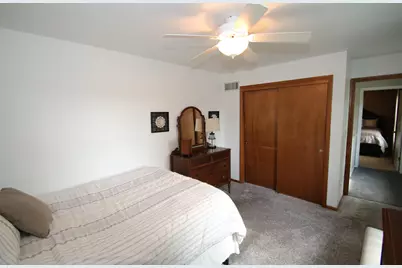 1400 S Ridgeway Rd, New Berlin, WI 53146 - Photo 19
