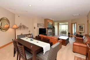 N74W13737 Appleton Ave, Menomonee Falls, WI 53051 - Photo 9