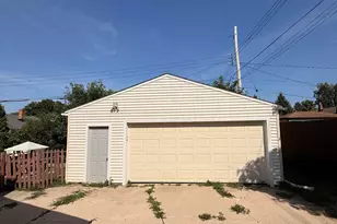 2970 S 99th St, West Allis, WI 53227 - Photo 21