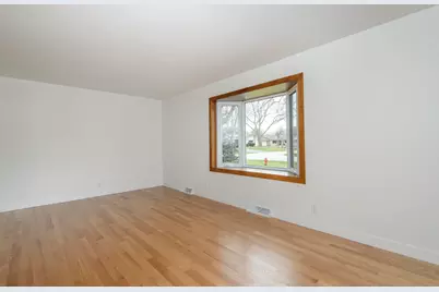 21300  Astolat Dr, Brookfield, WI 53045 - Photo 15