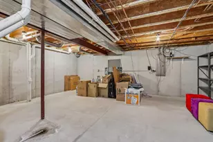 749 Prestwick Ct, Oconomowoc, WI 53066 - Photo 31