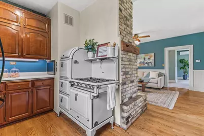 N72W13449  Good Hope Rd, Menomonee Falls, WI 53051 - Photo 11