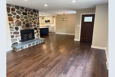 14120 W Howard Ave, New Berlin, WI 53151 - Photo 11