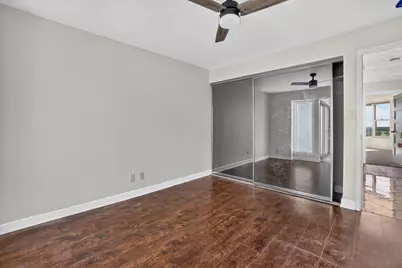 2525 S Shore Dr #25A, Milwaukee, WI 53207 - Photo 23