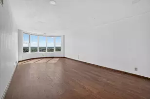 2525 S Shore Dr, Milwaukee, WI 53207 - Photo 13
