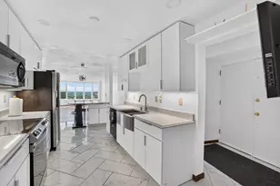 2525 S Shore Dr, Milwaukee, WI 53207 - Photo 7