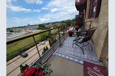 215 W Maple St #307, Milwaukee, WI 53204 - Photo 17