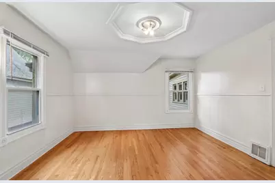 943 N 34th St, Milwaukee, WI 53208 - Photo 17