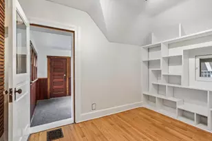 943 N 34th St, Milwaukee, WI 53208 - Photo 21