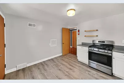 3279 S Adams Ave, Milwaukee, WI 53207 - Photo 27