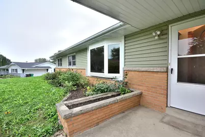 W164N5080  Lone Oak Ln, Menomonee Falls, WI 53051 - Photo 3